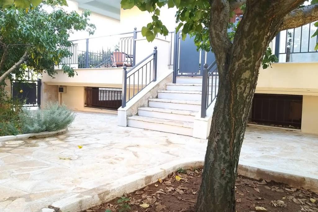 Coastal Garden Retreat: Cozy Apartment Near Beach & City Kalamata Exterior photo