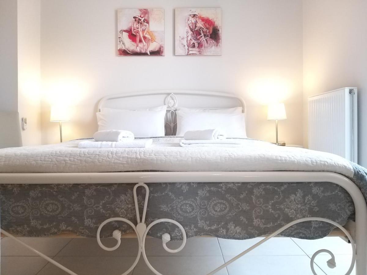 Coastal Garden Retreat: Cozy Apartment Near Beach & City Kalamata Exterior photo